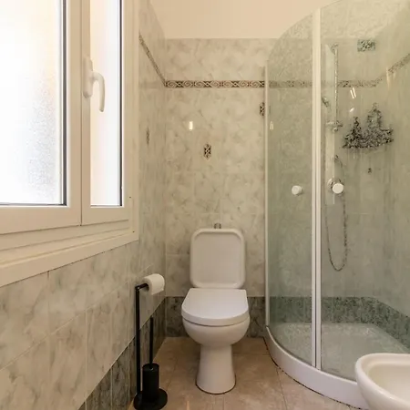 Giadera Penthouse 5terreparco Apartment